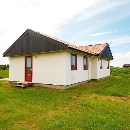 10 Person In Harboore-by Traum