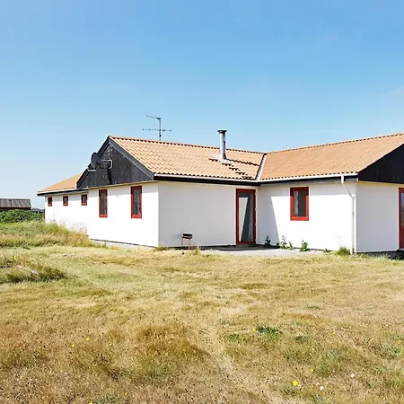 10 Person In Harboore-by Traum