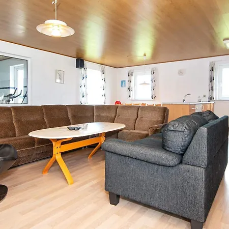10 Person In Harboore-by Traum Feriehus