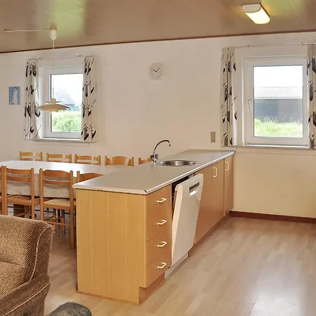 10 Person In Harboore-by Traum
