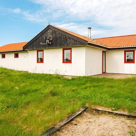 10 Person In Harboore-by Traum Feriehus *